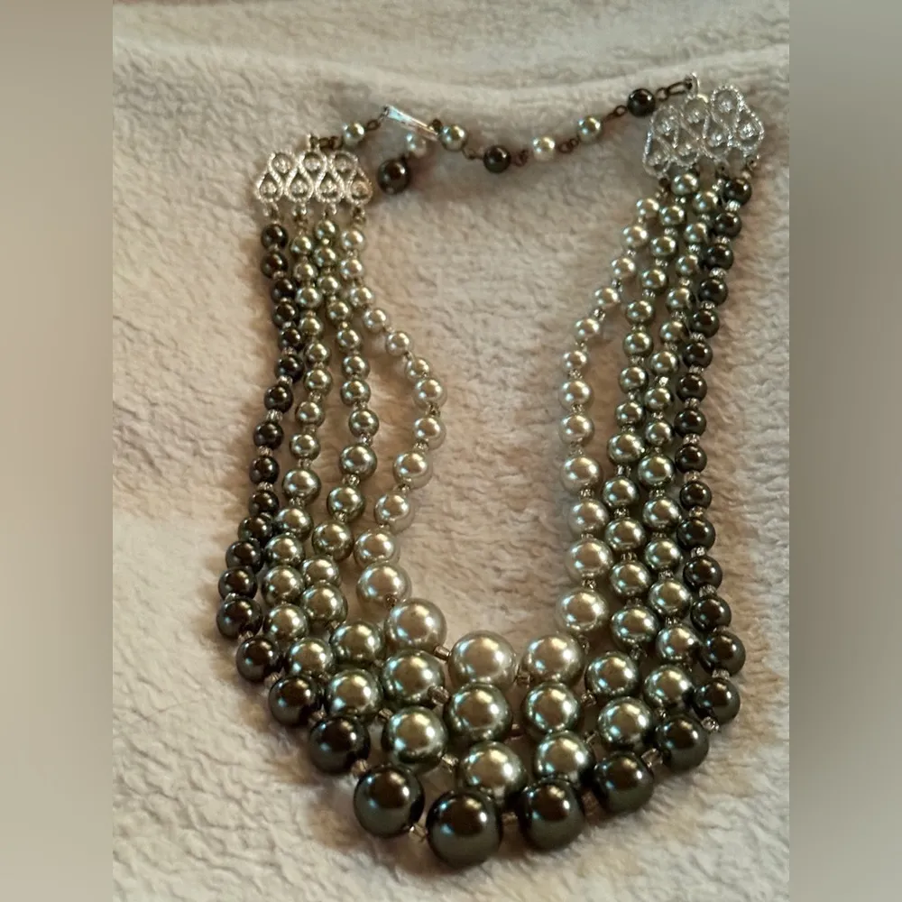 4 Strand Beaded Necklace NWT - Image 5