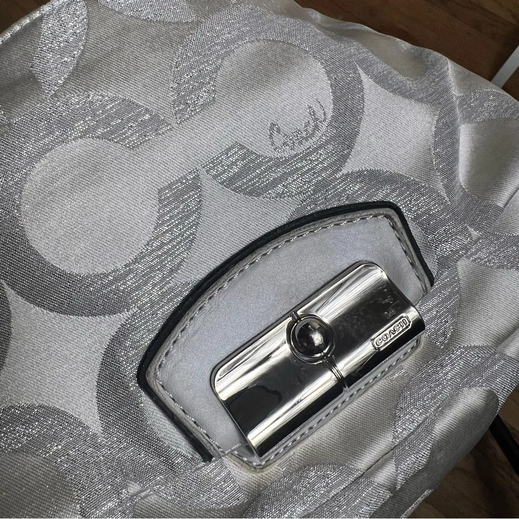 Coach y2k vintage‎ Silver and Shoulder Bag crossbody - Image 3
