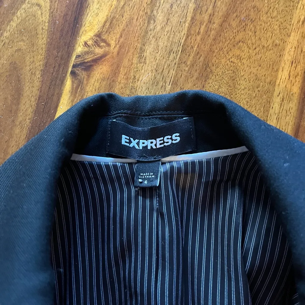 Express Classic Black Women's Blazer - Size 4 - Image 11