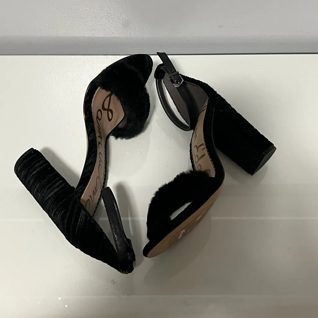 Elegant Black Fur Heeled Sandals - Image 4