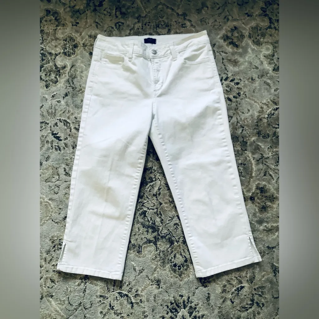 Comfy flattering NYDJ crop jeans 🌸🌸 - Image 13