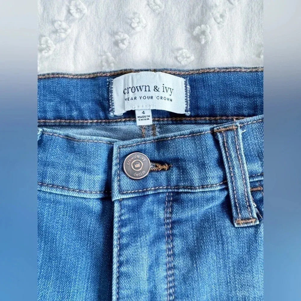 Crown & Ivy Raw Hem Ruffle Stretch Jean Denim Shorts Size 4 High Waist Dark Wash - Image 3