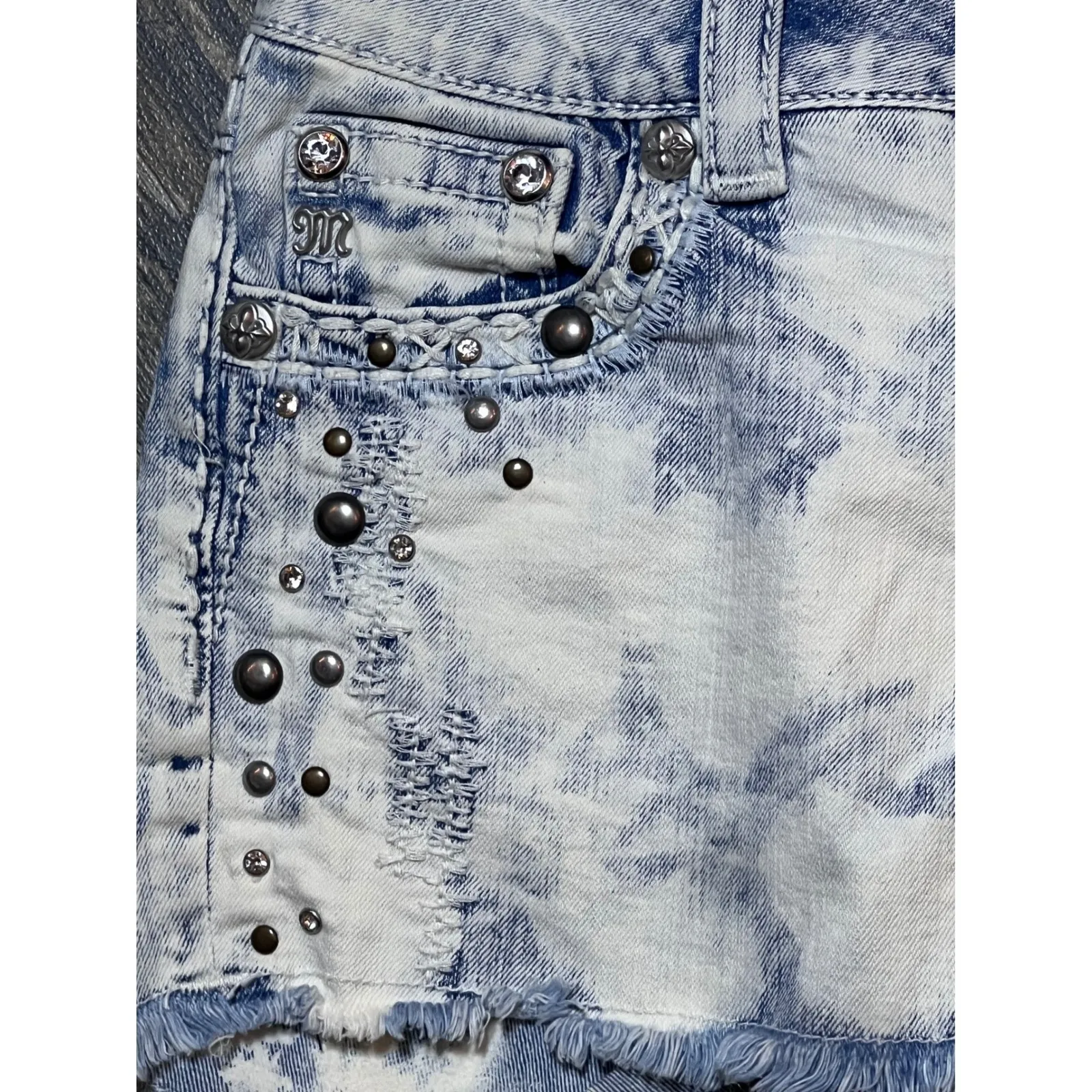Miss Me Womens Size 25 Distressed Studded Bling Denim Shorts 90s Acid Wash Party - Image 3