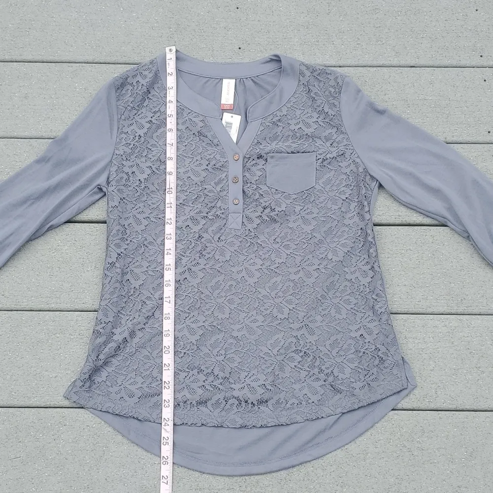 NWT No Boundaries Mixed Media Lace Front Long sleeve Henley - Image 11