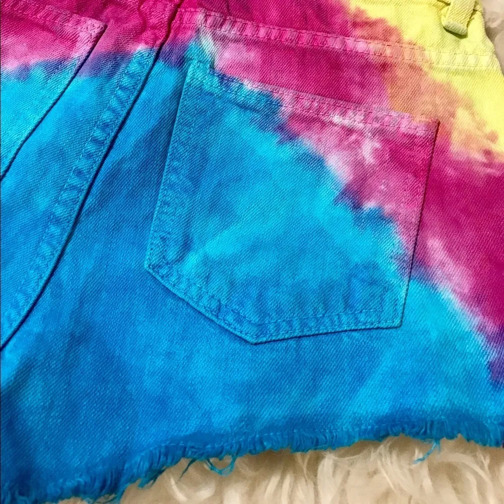 BDG‎ Tie Dyed Denim Shorts - Image 7
