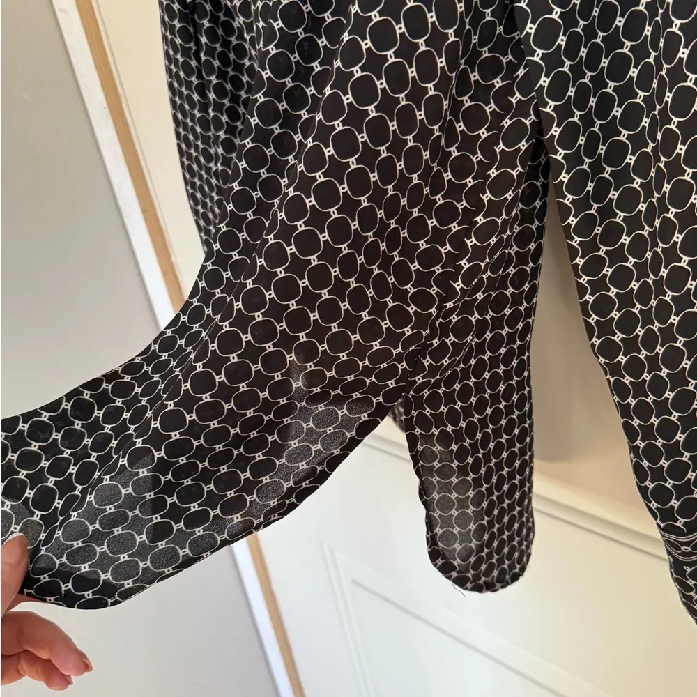 MAX STUDIO Printed Long Sleeve Button-Up Shirt Size Small - Like New - Worn Once - Image 8