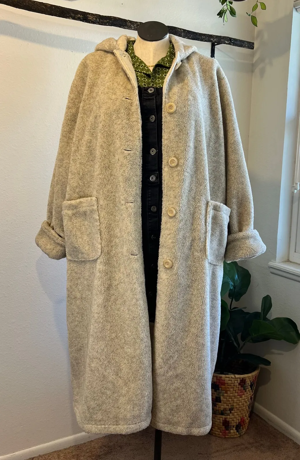 Vintage 90s Cream Plush Reversible Silk Long Oversized Hooded Coat Size 2X White - Image 1