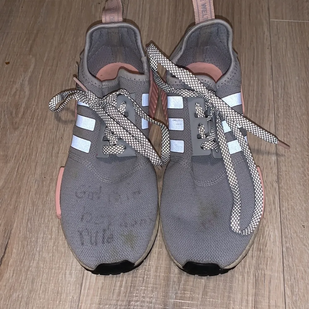 Adidas boost grey & pink star athletic shoes - Image 2