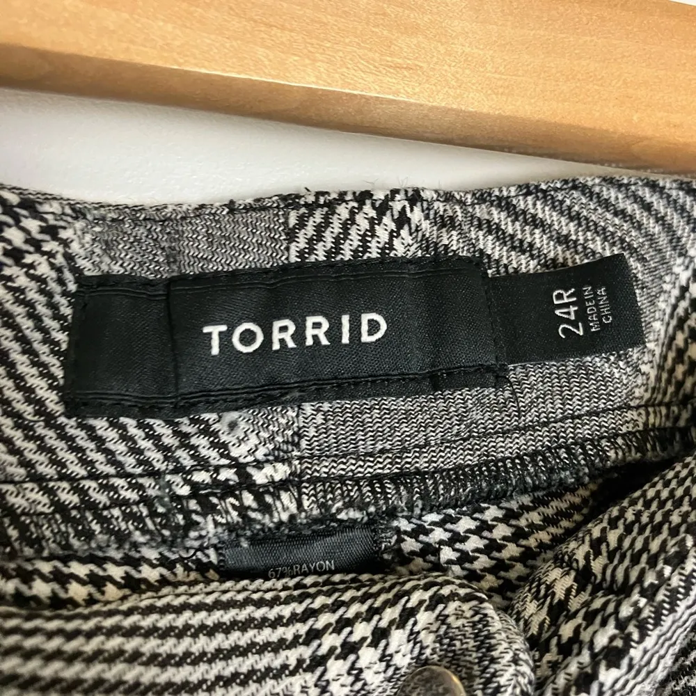 Torrid Modern Millennium Stretch Ankle Pant Black In Plaid Houndstooth Pants - Image 4