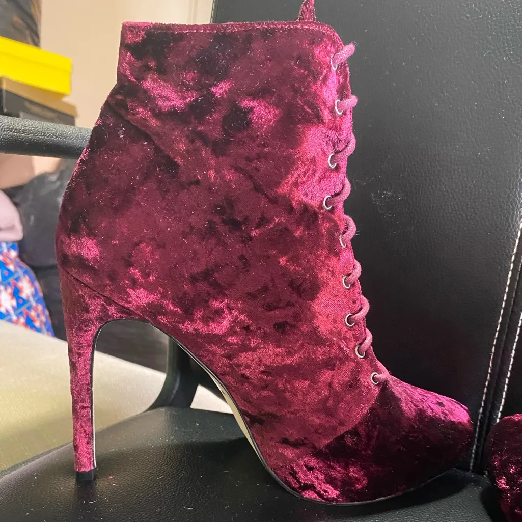 ASOS Crushed Velvet Elegant Burgundy Lace-Up Ankle Boots Size 6 - Image 8