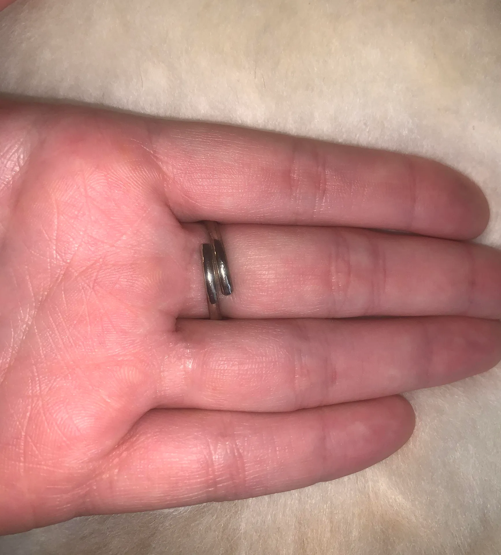 Boutique Circle Resin Ring - Image 2