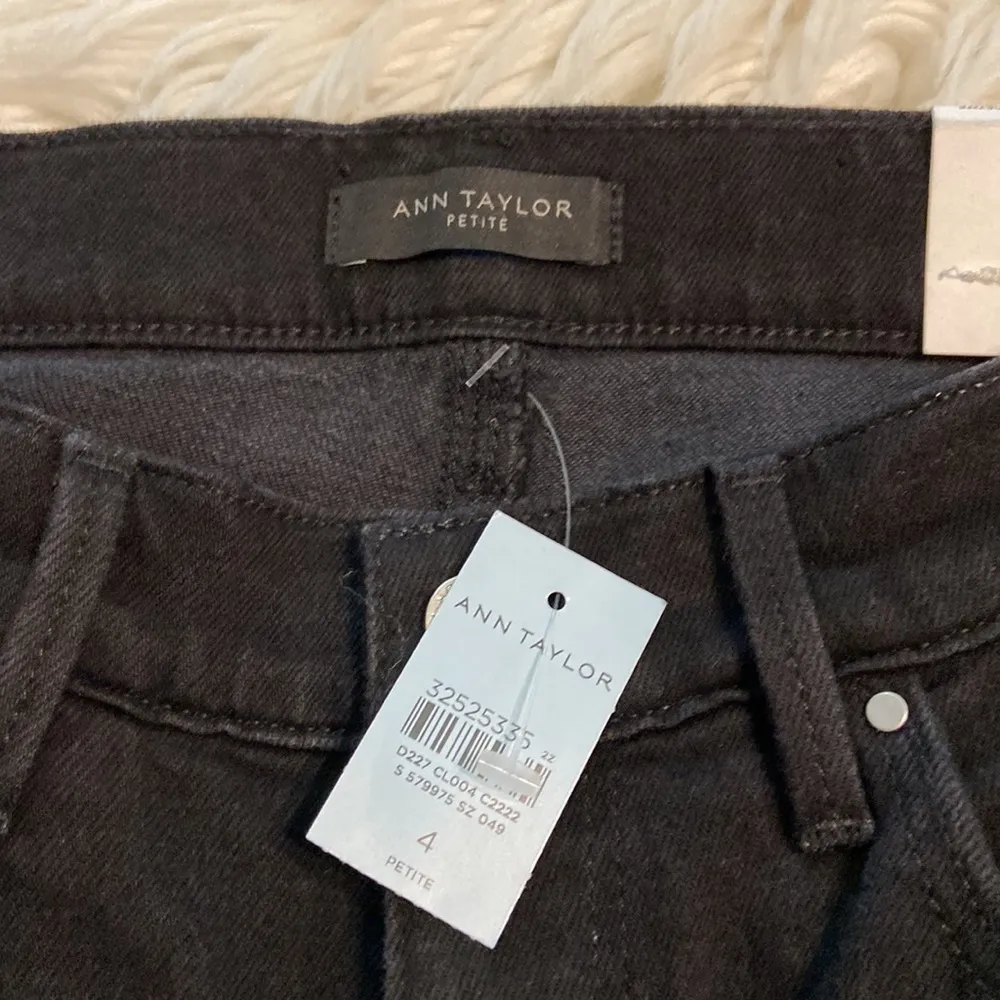 Ann Taylor The Taper Full Length Mid Rise black jeans size 4P brand new - Image 11
