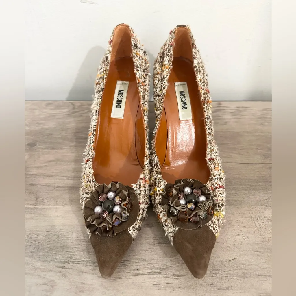 MOSCHINO White Pink Tweed Brown Suede Faux Pearl Floral High Heel Pumps 38 7.5-8 - Image 3