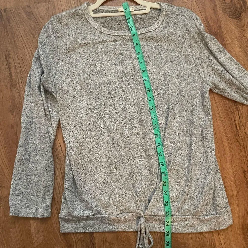 Olivia Rae Sleepwear gray lounge shirt - Image 4