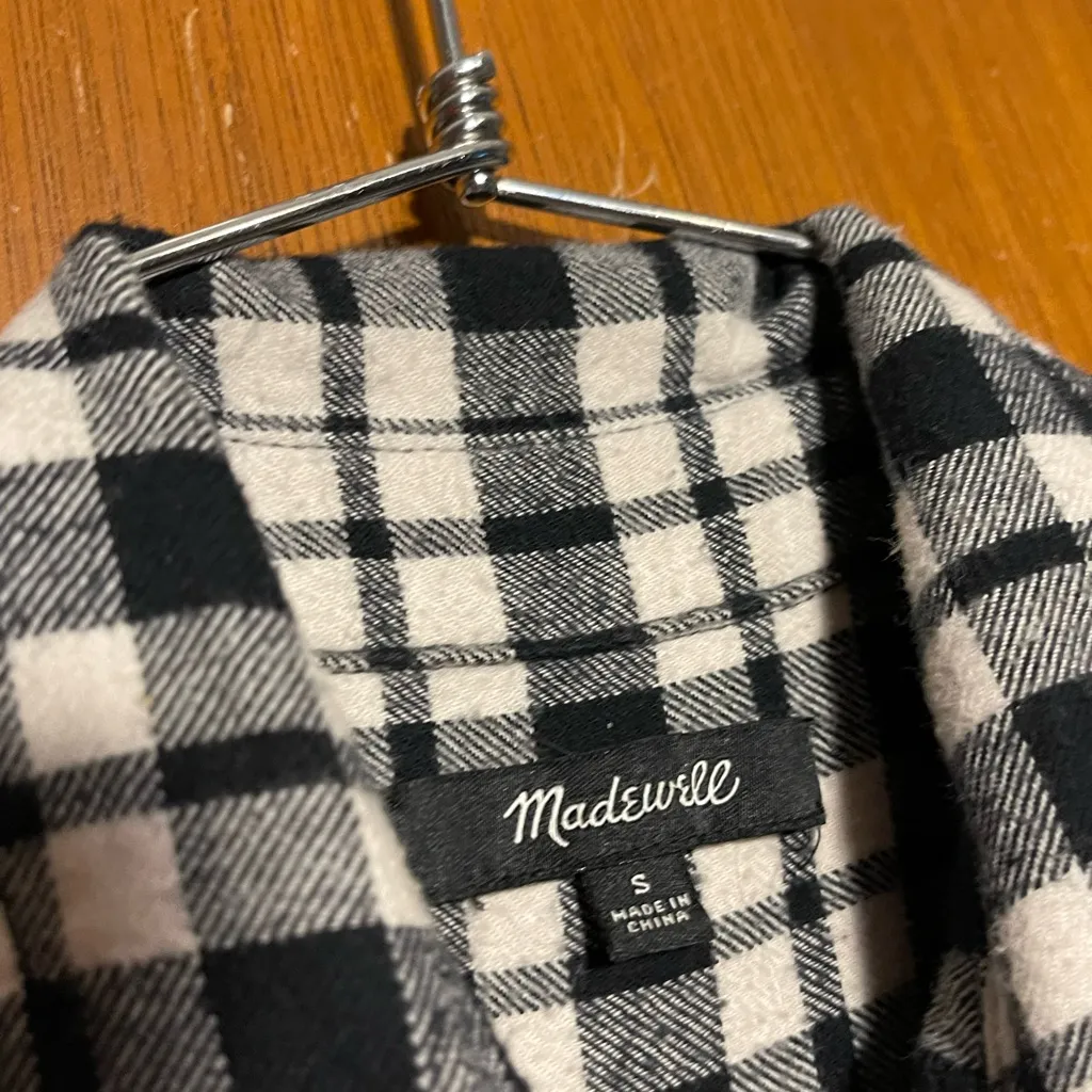 Madewell Woman's Button Down Flannel Black & White Shirt Size Small - Image 4