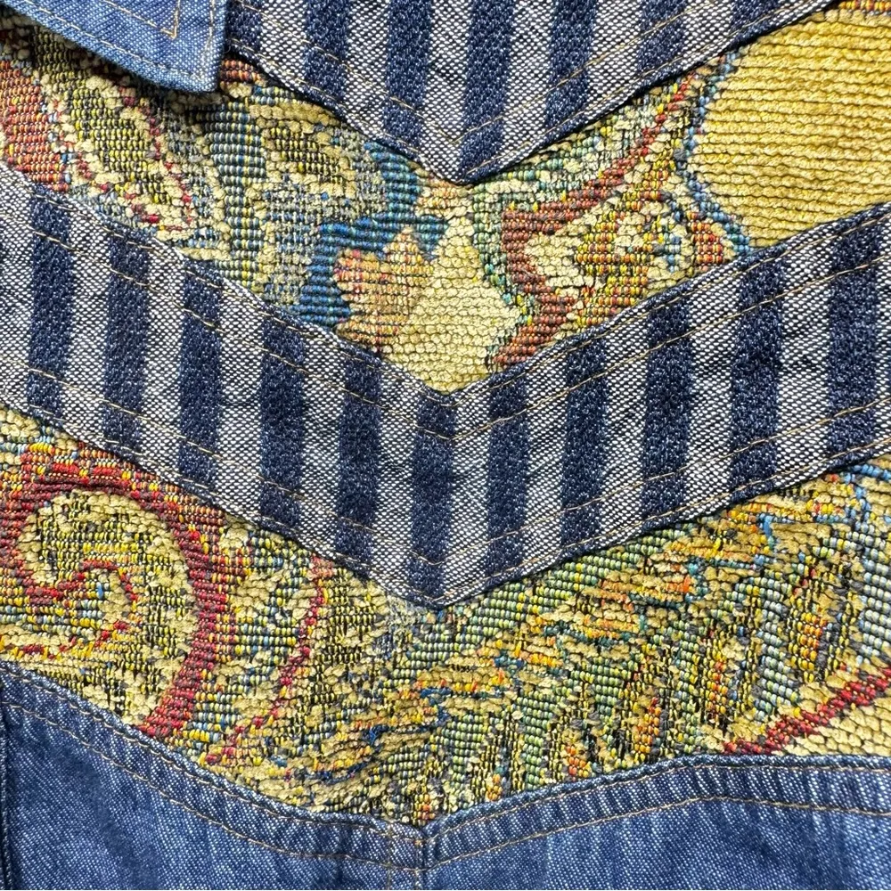 Vintage 90s Patchwork Denim Western Button Front Shirt with Tapestry Inserts Size L - Image 5