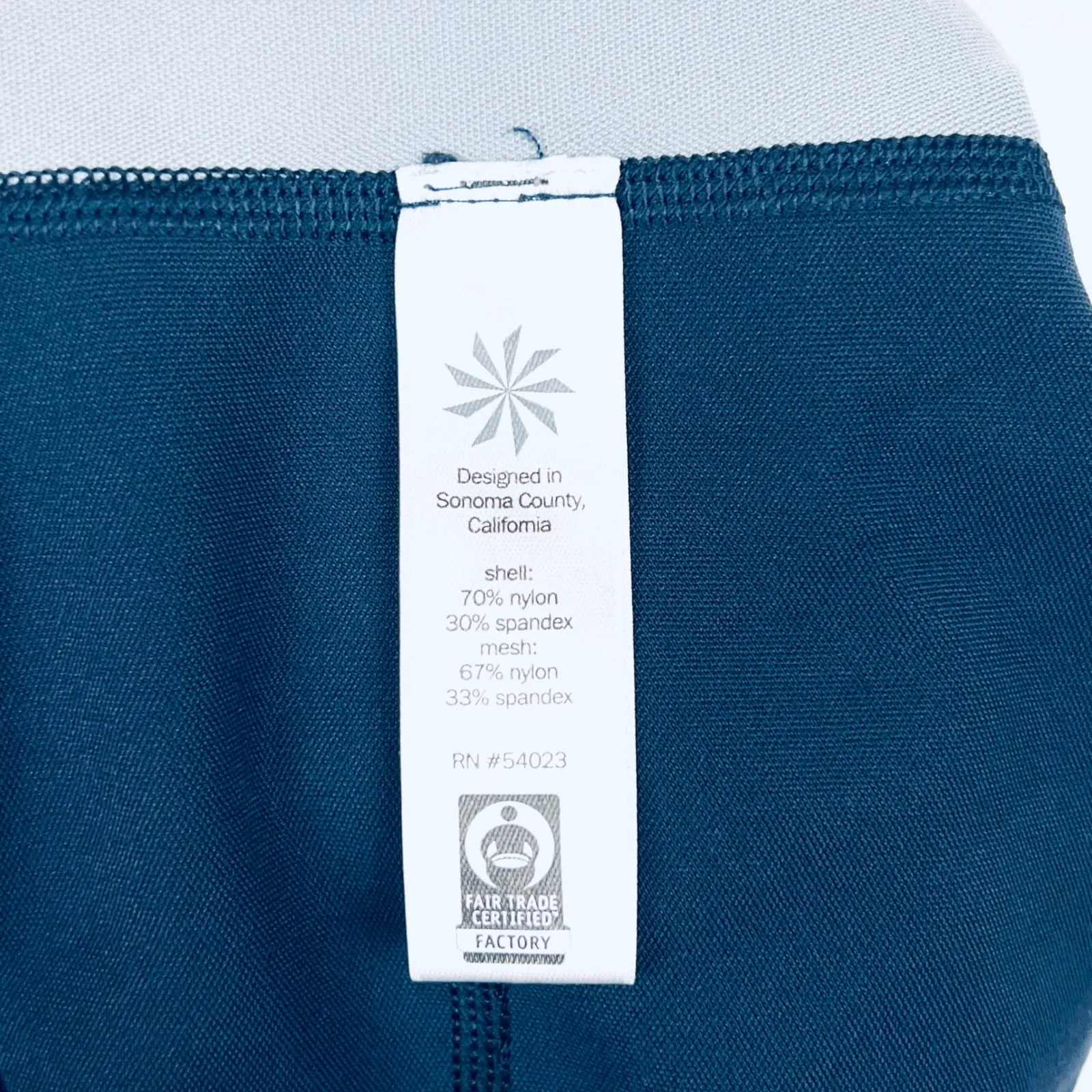 Athleta Geometric Print High Rise Workout‎ Leggings Stretch Medium - Image 10