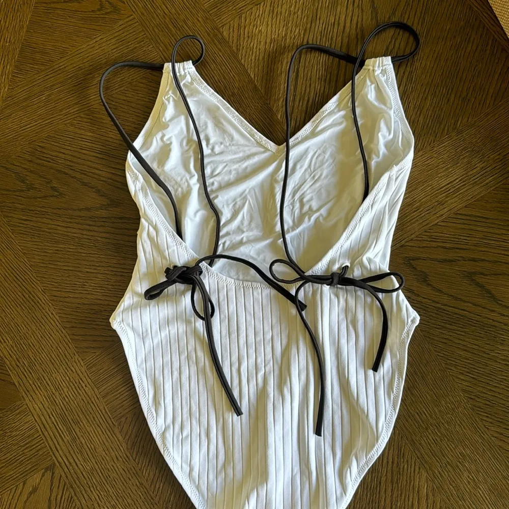 Solid & Striped  Lynn Rib One Piece swimsuit, Size Medium. $128 - Image 12