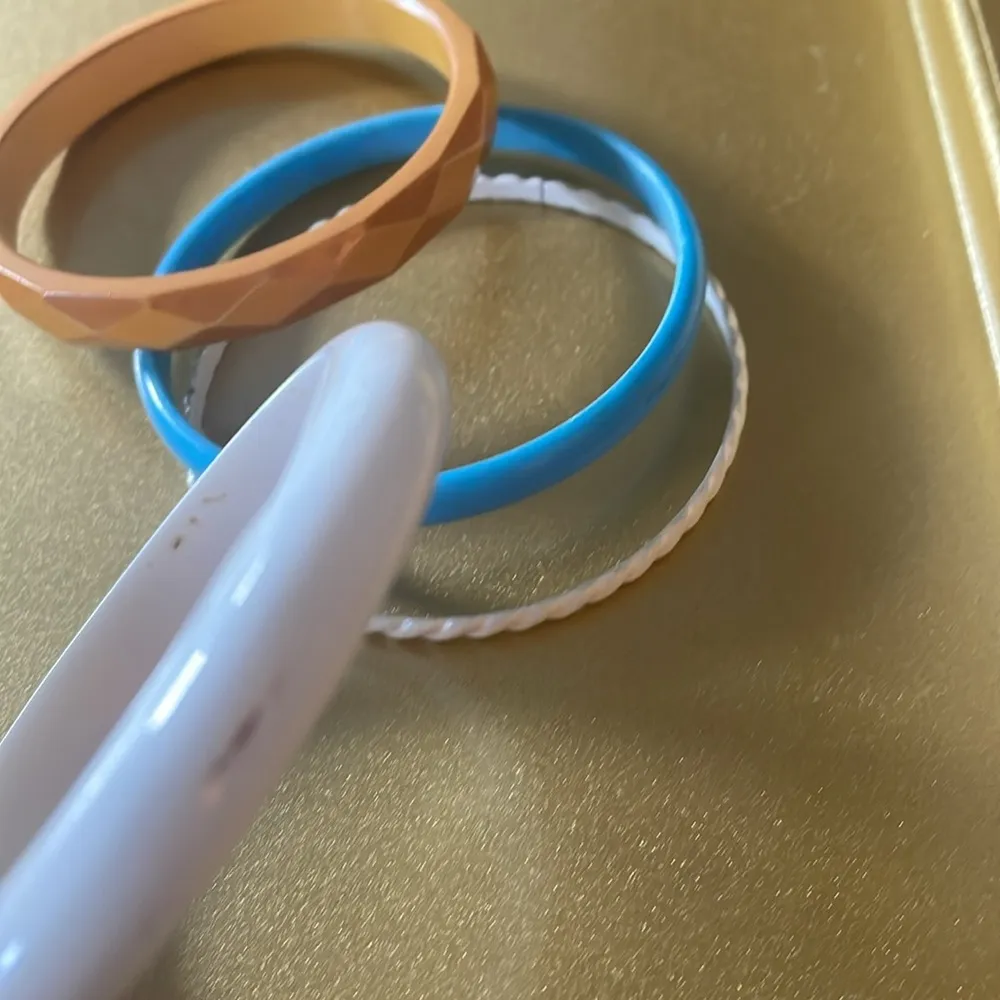 Vintage Colorful Bracelet Bangles, Set of Four, White, Tan & Blue - Image 4