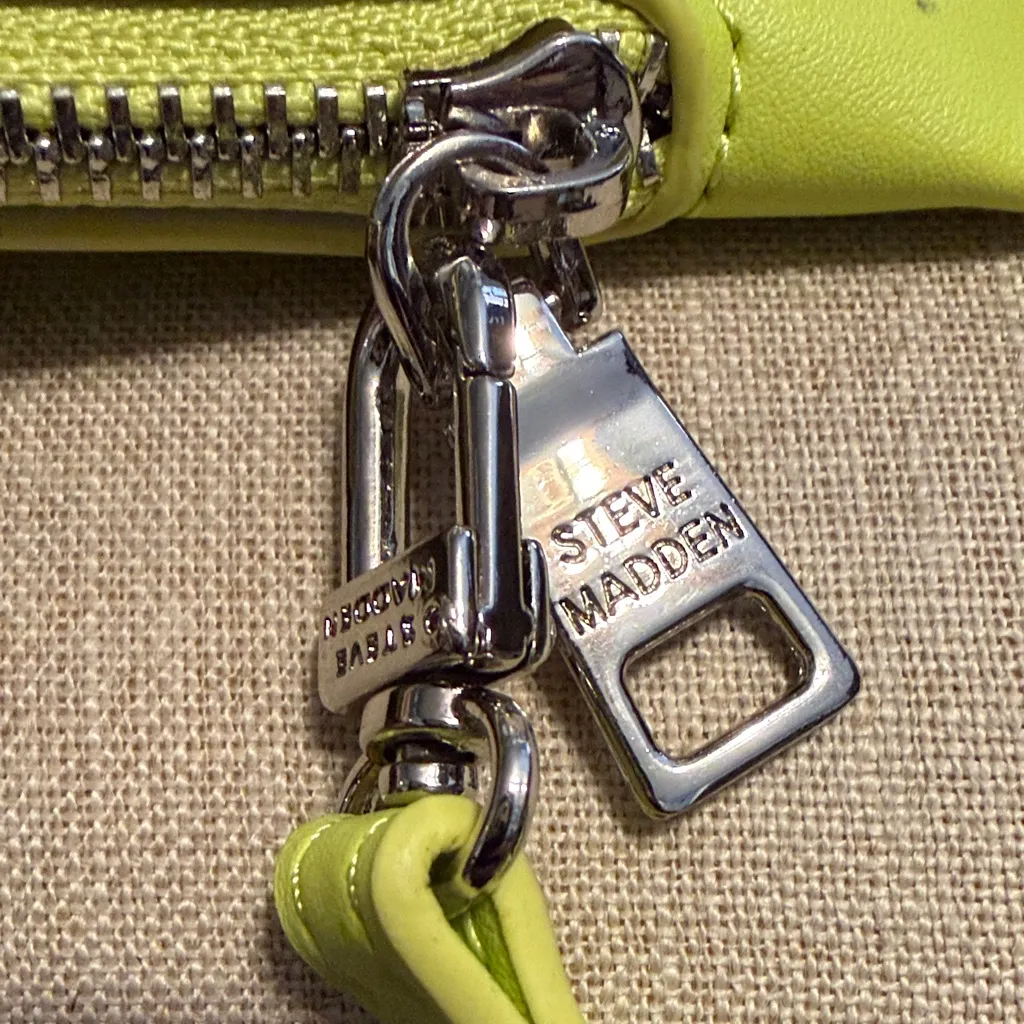 Steve Madden Large Lime Green Wristlet/Clutch - Image 4