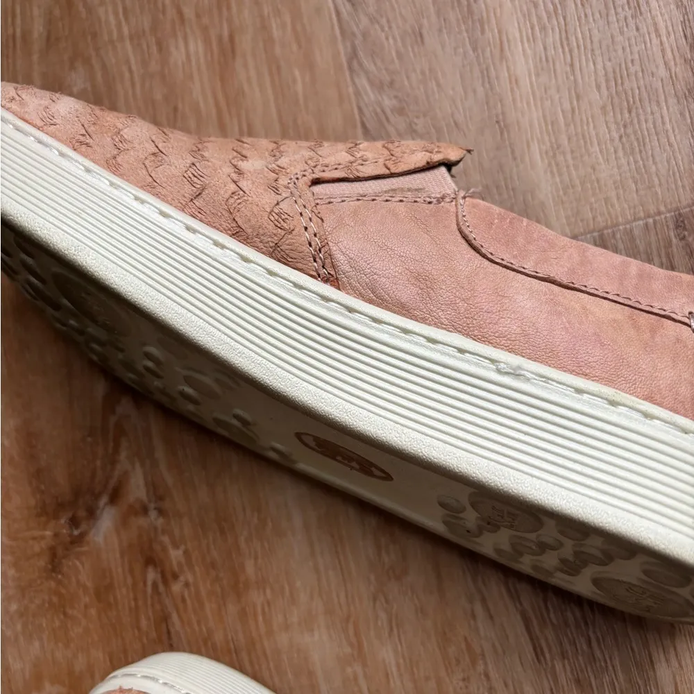 Sofft Soft leather upper and lining blush slip on sneakers size 8‎ Pink - Image 7