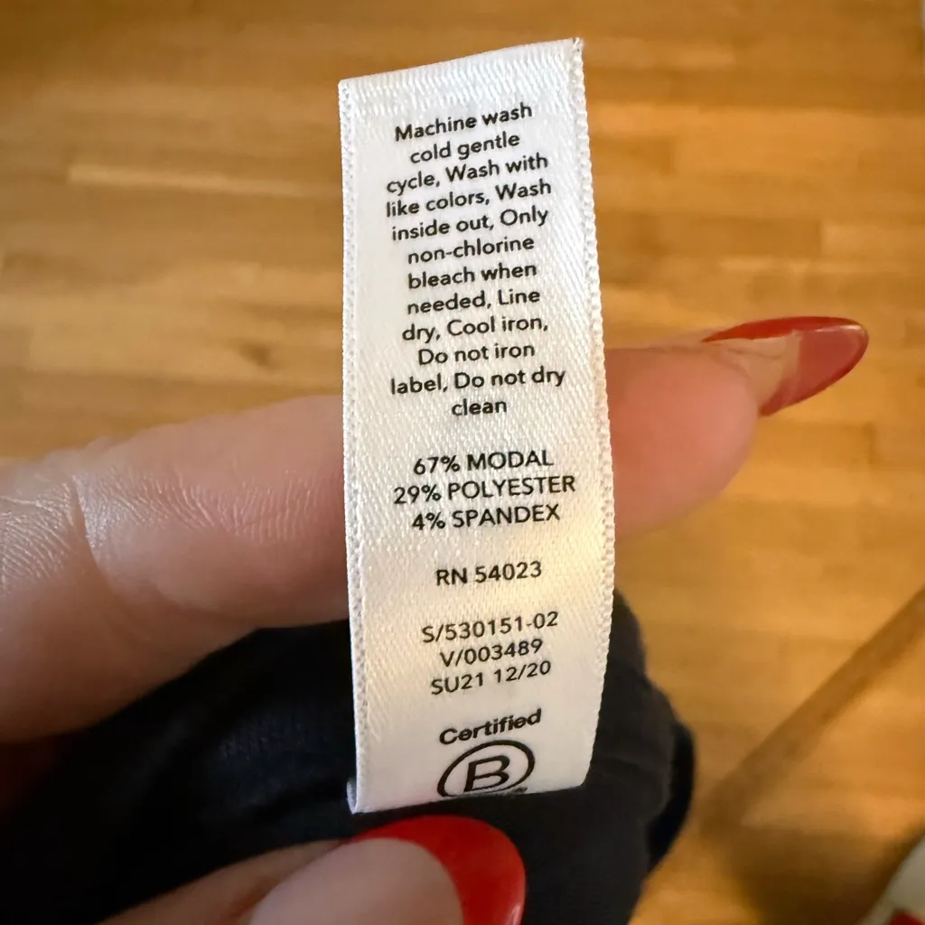 ATHLETA Cloudlight Muscle Tank in Black - Excellent Condition - Image 6