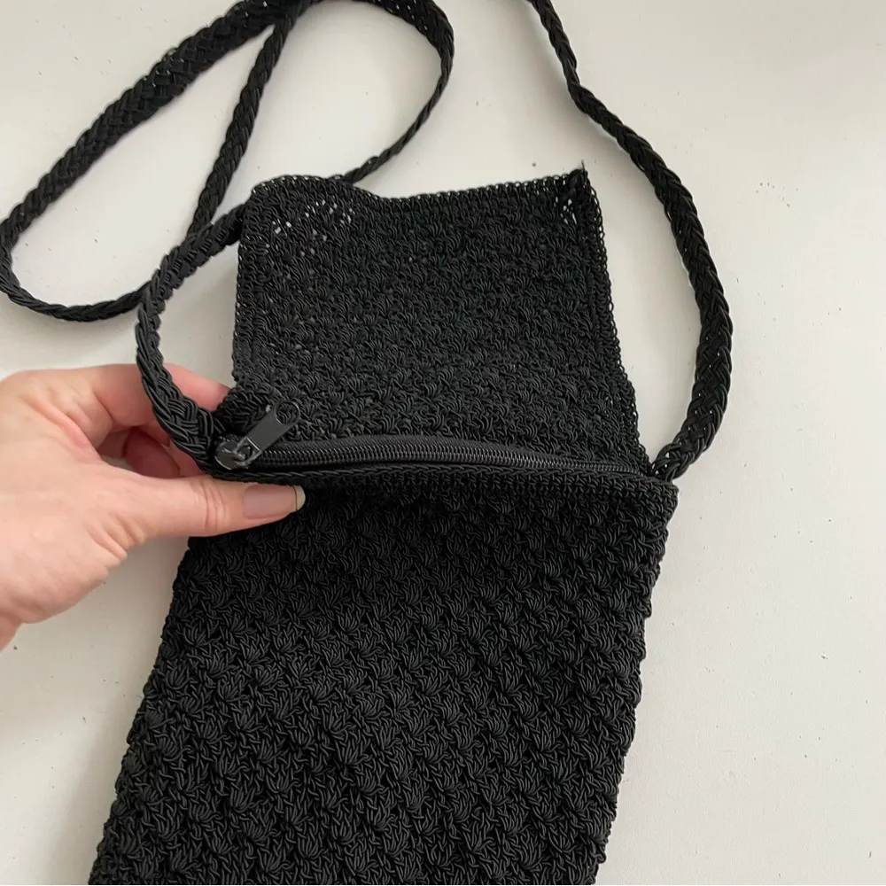 Crocheted Crossbody Purse Coin Pouch Zipper Closure Black Lightweight Small - Image 4