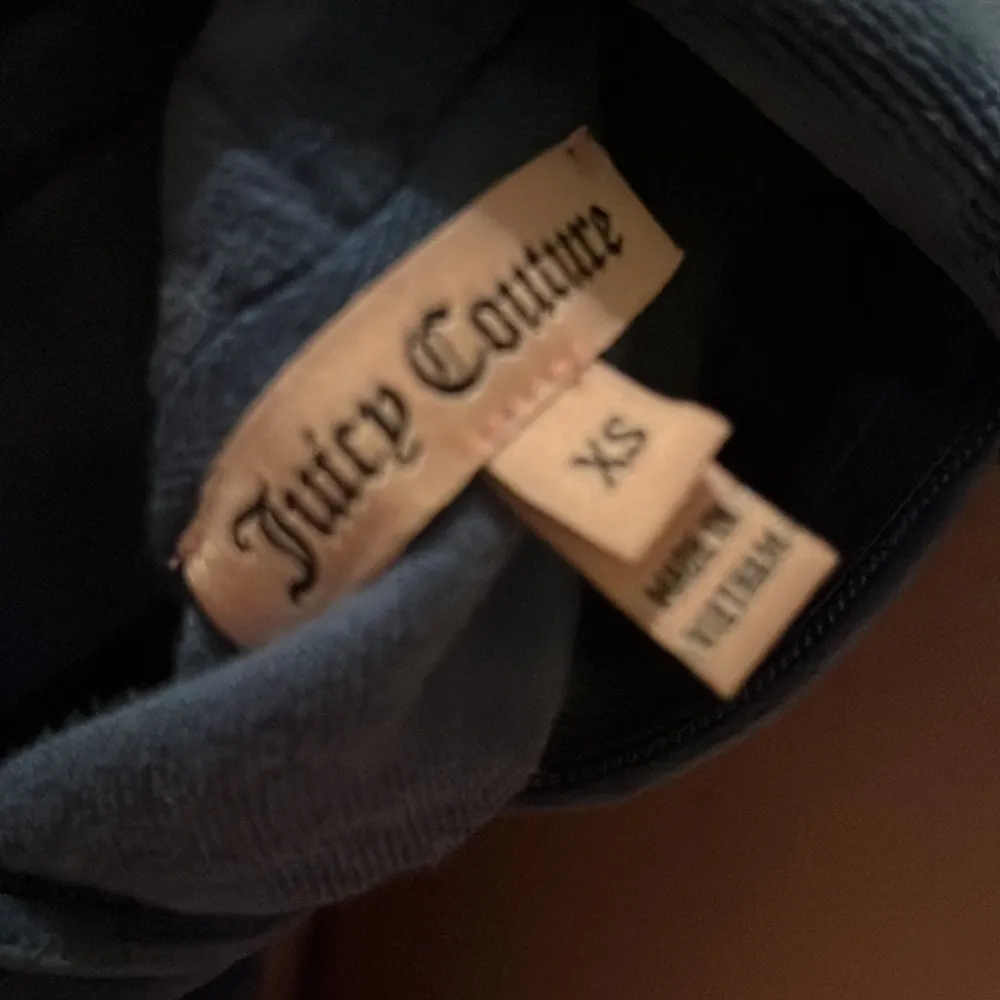 Blue zip up never worn jacket with print - Image 3