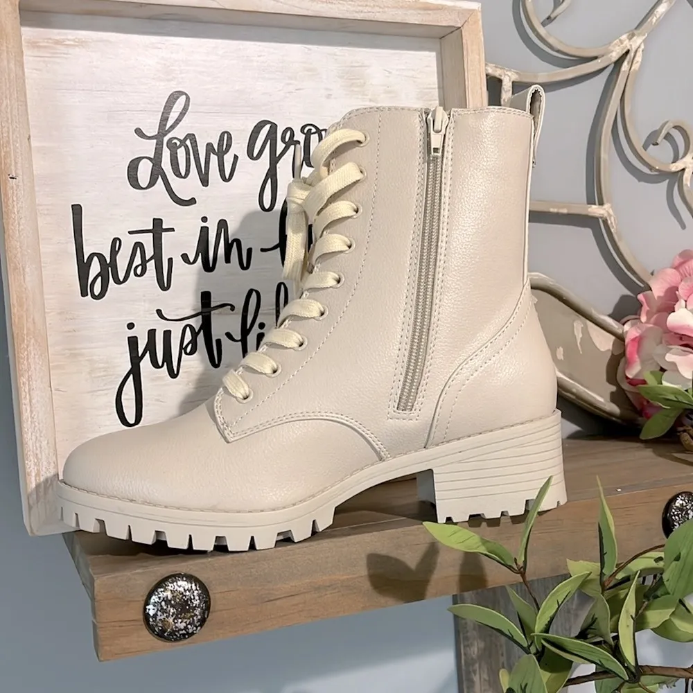 Ivory Lace Up Combat Boots Hiking Booties Sugar Womens 8 White - Image 2