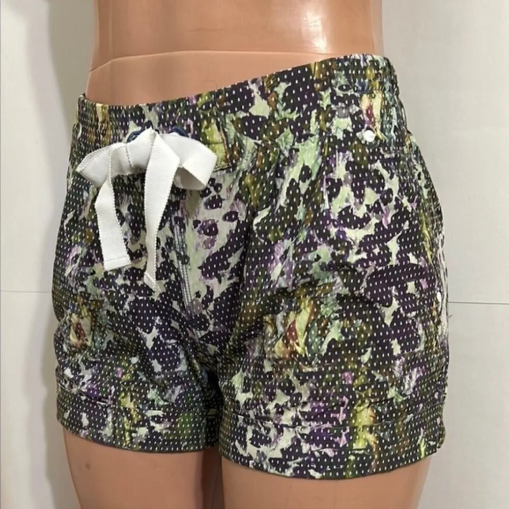 Lululemon Spring Break Away Short in Floral Sport White Multi - Image 8