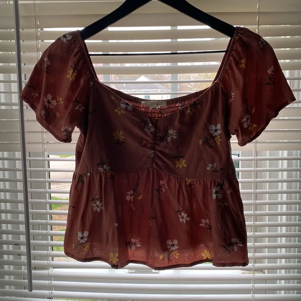 L.A. Hearts Pac Sun smocked floral boho crop blouse, size small - Image 8