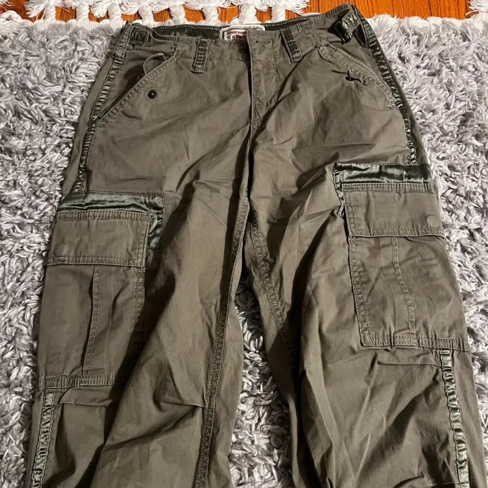 Abercrombie & Fitch Vintage army green relaxed cargo pants size 0 25 - Image 4