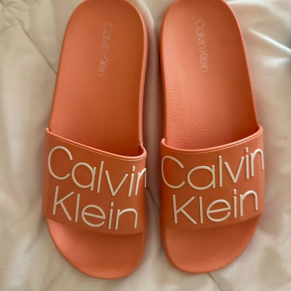 Calvin Klein Slides Peach - Image 3