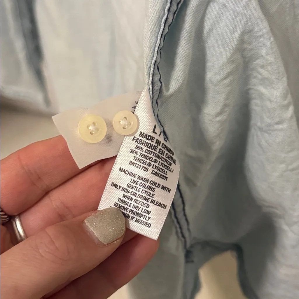 Aeropostale light blue denim button up top - Image 7