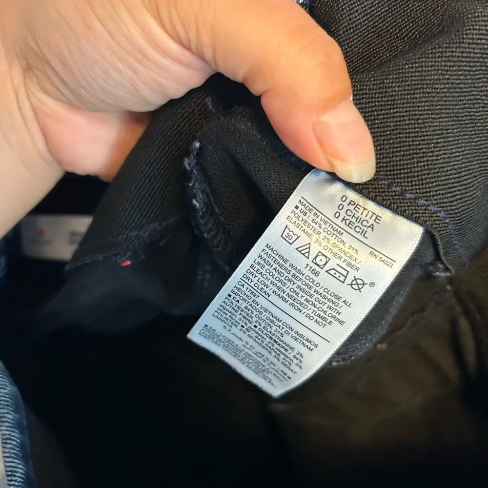 Old Navy Rockstar Super Skinny Pull On Jeggings - Image 5