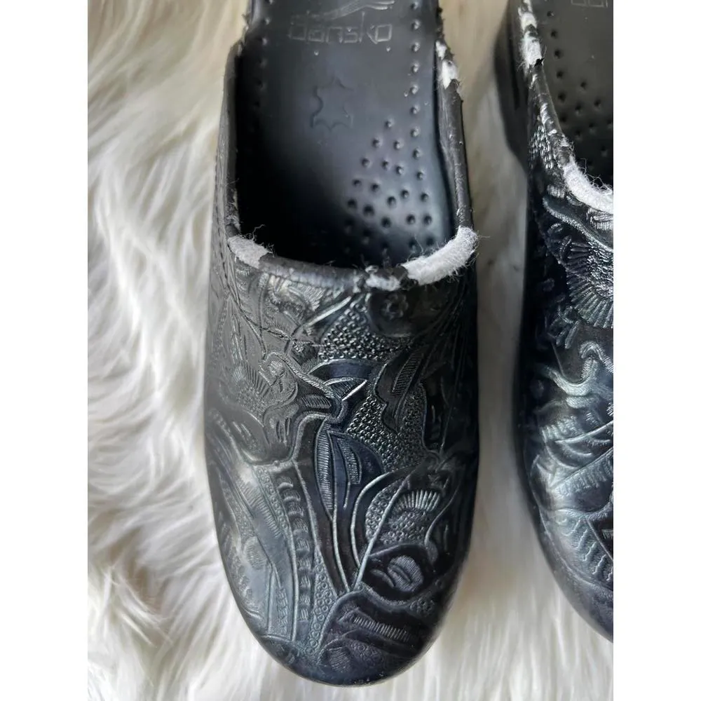 Dansko Black Clogs with Tooled Design size 37 - Image 4