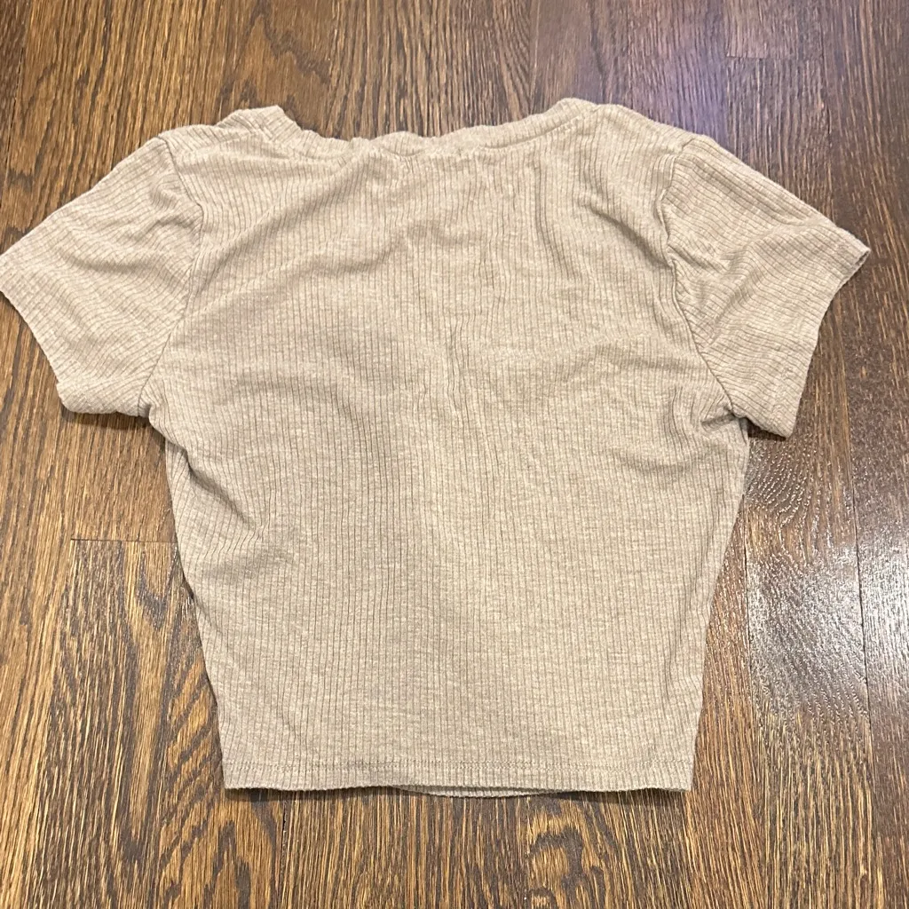 Bozzolo Ribbed V-Neck Beige Crop Top - Image 7