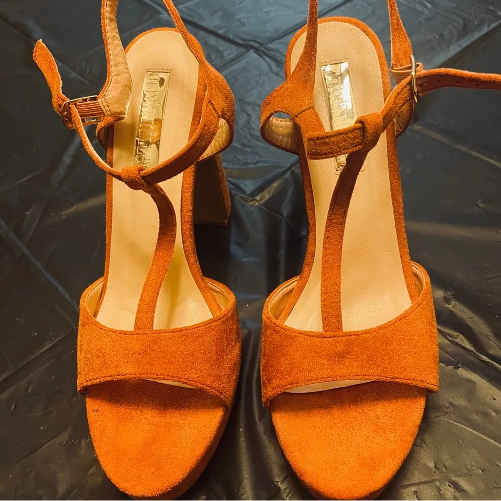 NWOB Olivia Miller Suede T-Strap Platform Sandals - Image 3
