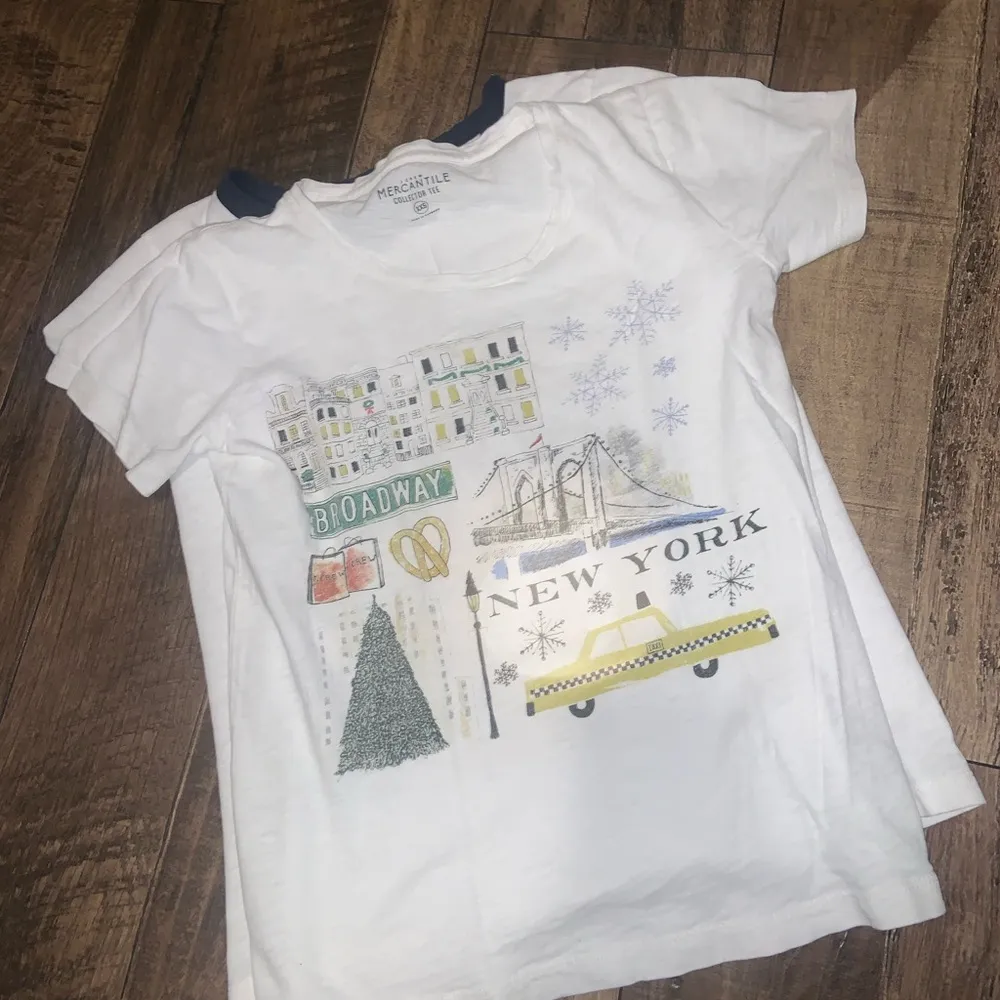 Jcrew mercantile collectors tee shirt Christmas new York fall baby tee casual - Image 2