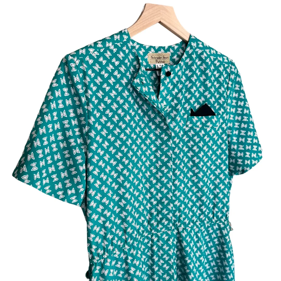 Schrader Sport Vintage 80s Short Sleeve Bright Green Novelty Print Shirt Dress - Image 6
