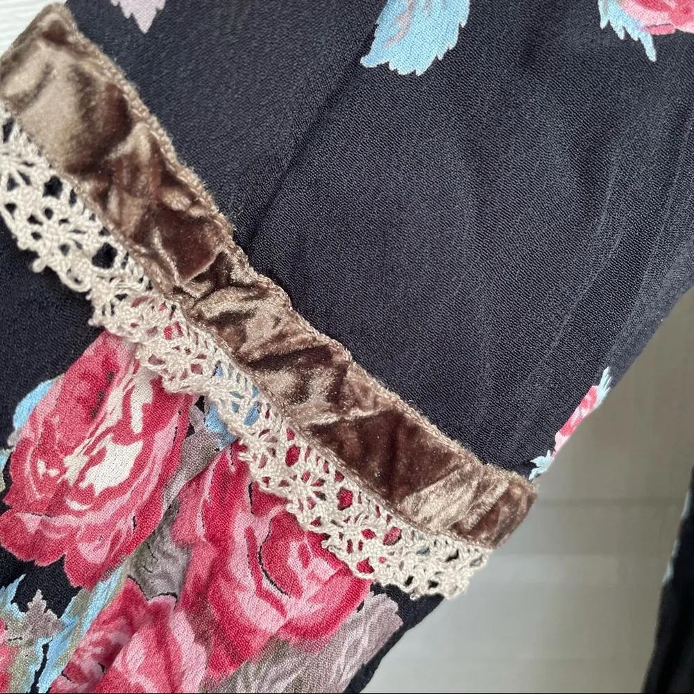 Uncle Frank Women’s Tunic Dress Black Floral Velvet Lace Trim Medium - Image 9