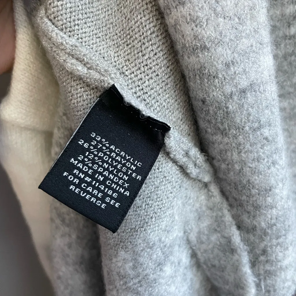 Verve Ami White and Gray Cardigan - Image 3