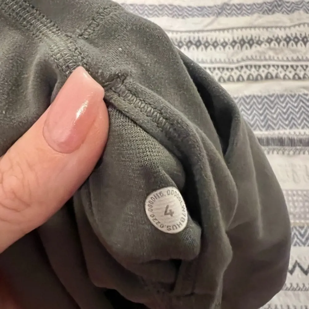 Lululemon Align‎ 10” Super High Rise Short Size 4 - Image 3