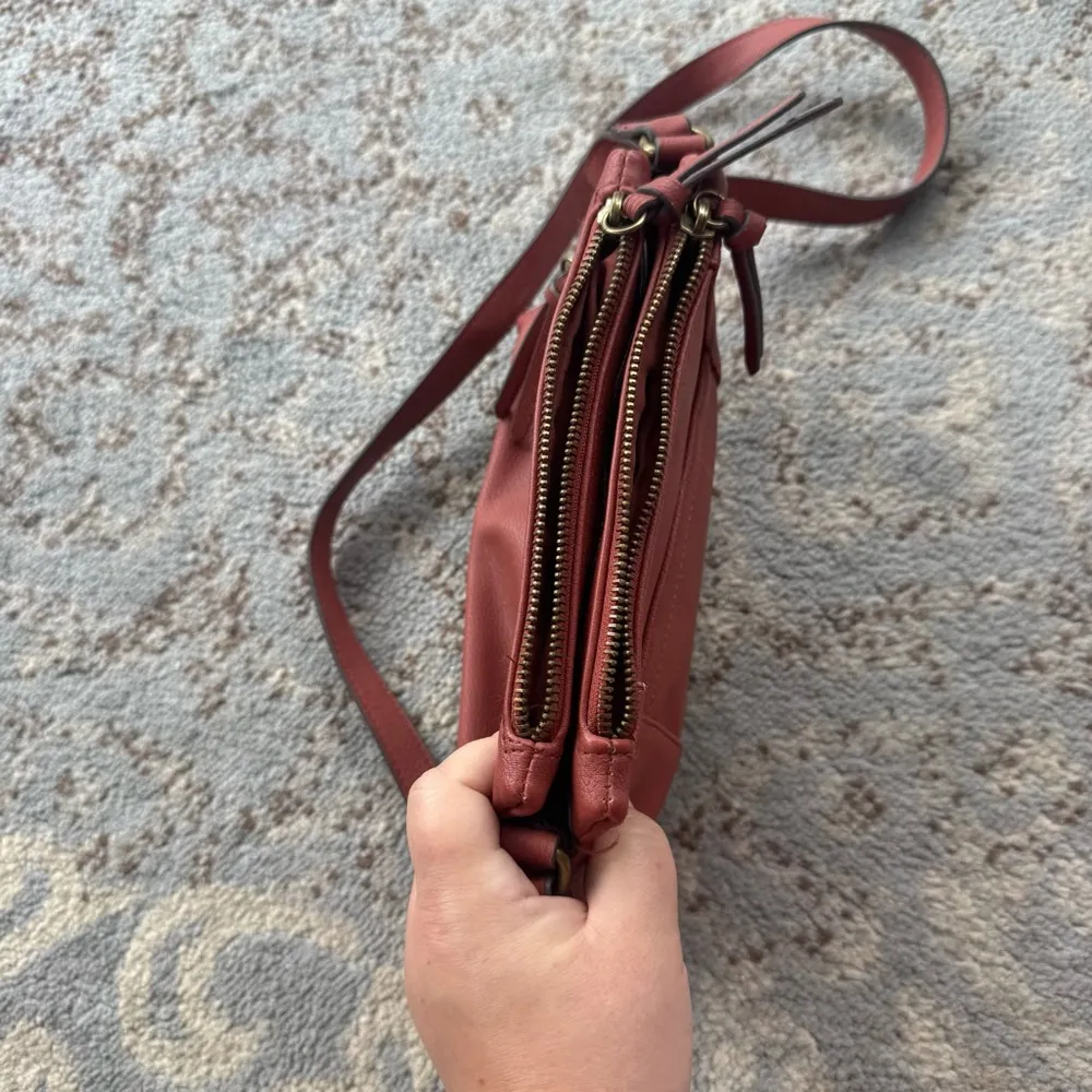 Kohl’s Faux Leather Crossbody Bag Rust - Image 4