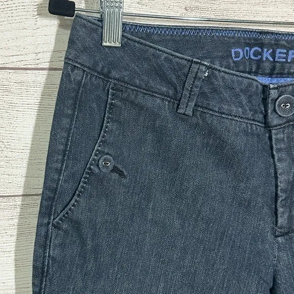 Woman's Dockers Dark Denim Crops Size‎ 6 Great Condition - Image 3