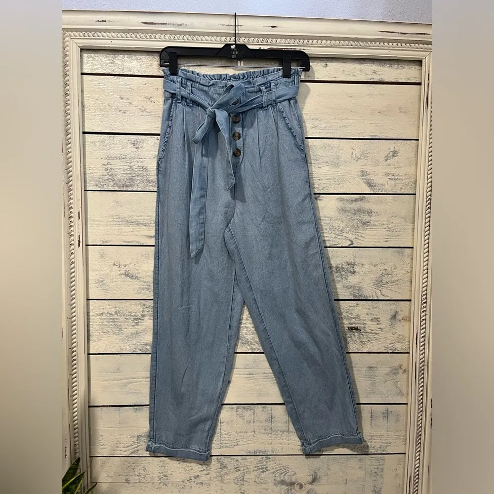 American Eagle High-Waisted Denim Paperbag Taper Pant Women’s Size Small - Image 2