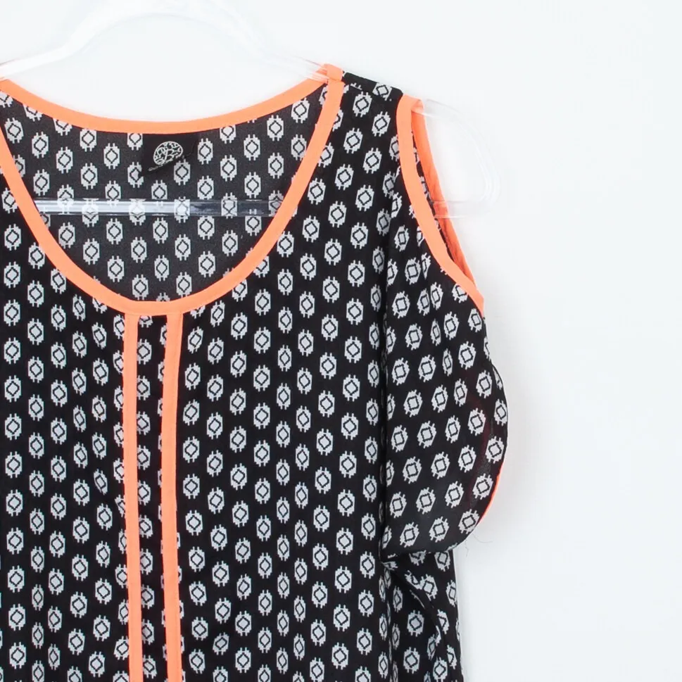 Bobeau Womens Geometric Cold Shoulder Top Size S Short Sleeve Black Artsy Office - Image 2