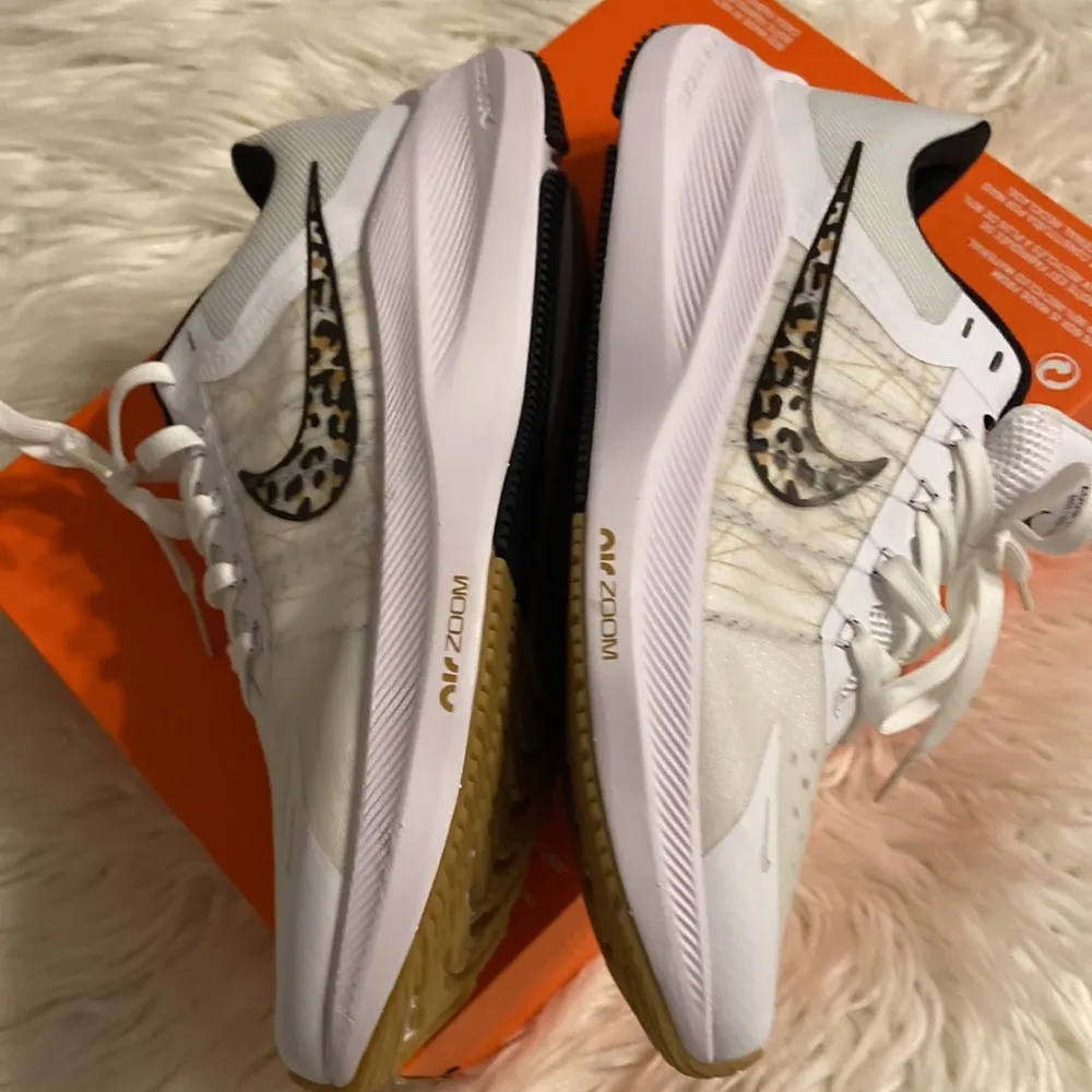 Nike Women’s Zoom Zwingli 8 PRM size 11 brand new with box - Image 11