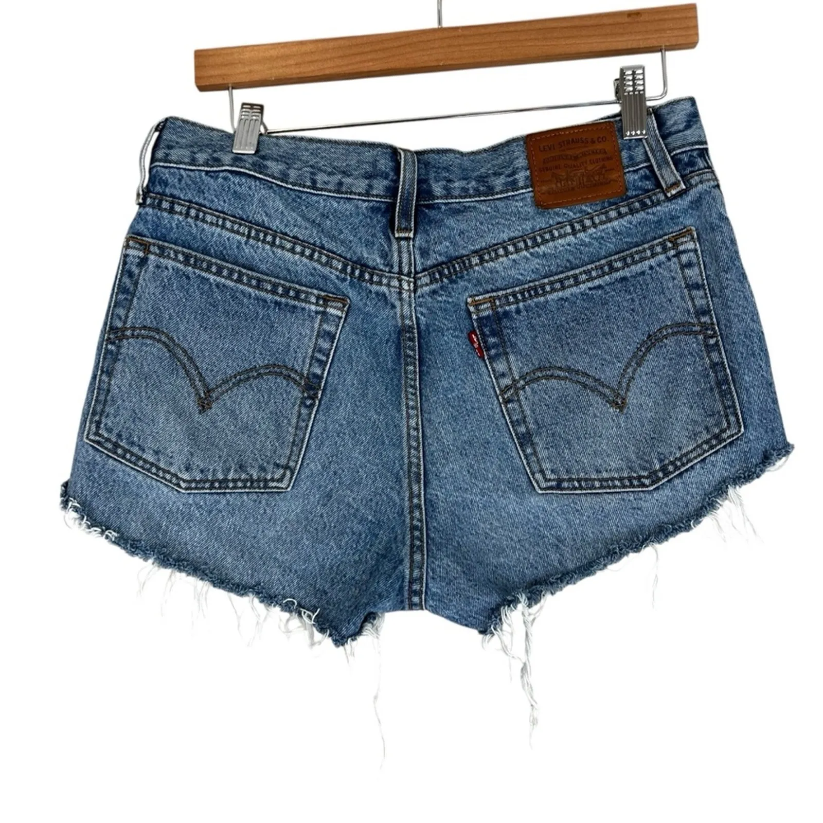 Levi’s 501 Wedgie Shorts Womens 29 High Rise Distressed Frayed Hem Denim Cheeky - Image 4