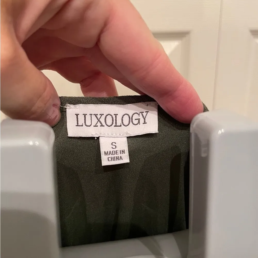 Luxology Olive Green Dress S Short Sleeve‎ Tie Neck Smocked Waist Boho Casual - Image 3